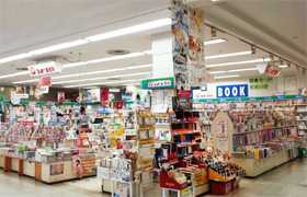 コメリ書房　北長岡店店内風景