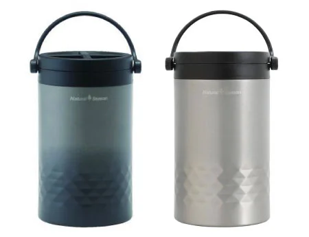 クールブルー、メタルクリアの2色展開