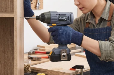 重さわずか0.82kg！軽量＆コンパクトで女性やDIY初心者にも最適