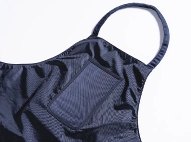服が濡れない、汚れない！裏面の「防水仕様」