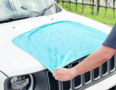 約90×60cmの「デカスギ」大判サイズで広範囲を一気に拭き上げ